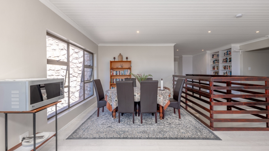 9 Bedroom Property for Sale in Struisbaai Western Cape